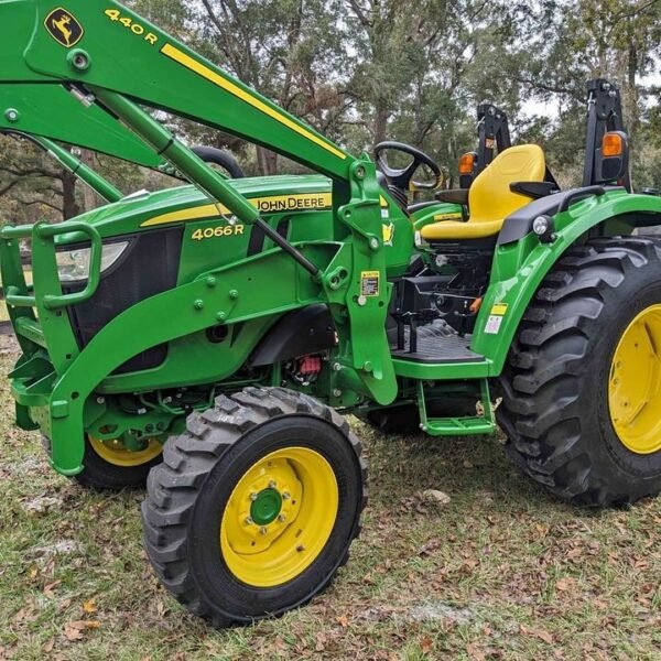 John Deere 4 Series (Large Compact Utility Tractors) 4066R